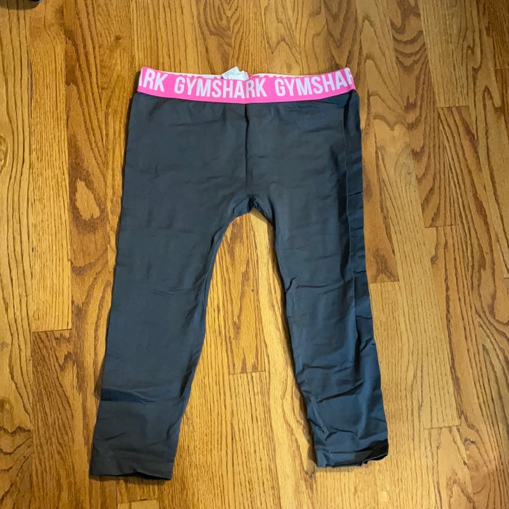 Gymshark size medium Capri style leggings with bright pink band